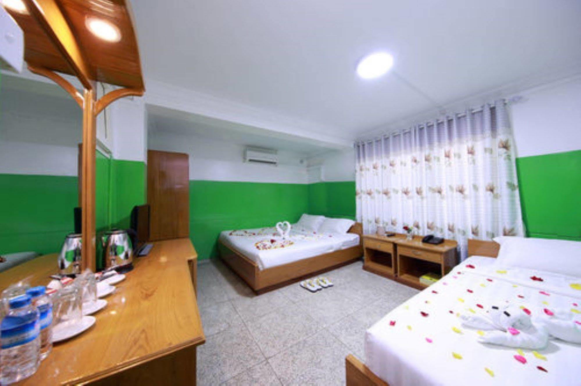 Hotel Venus Mandalaj Kültér fotó